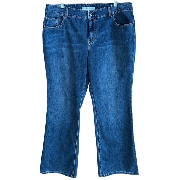 Chico's Platinum Denim Ultimate Fit Barely Flare Jeans Sz Chico 3 16 / 18 / XL - Picture 1 of 7